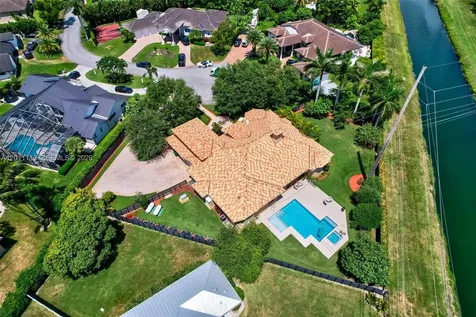 8920 SW 162nd Terrace Palmetto Bay FL 33157