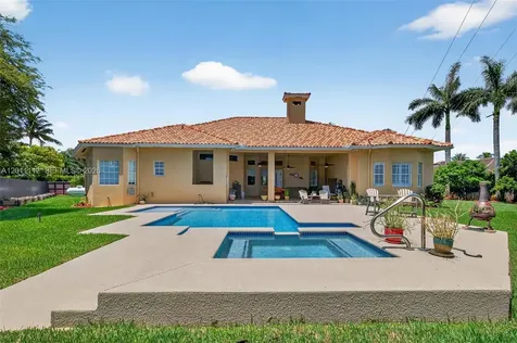 8920 SW 162nd Terrace Palmetto Bay FL 33157