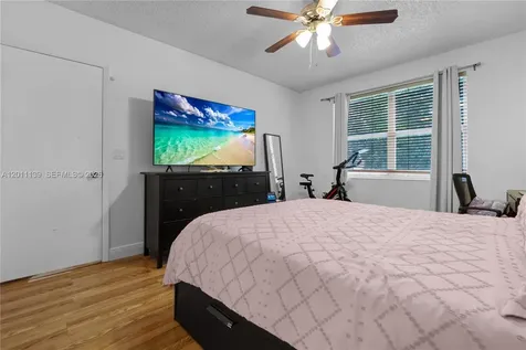 595 Racquet Club Road Weston FL 33326