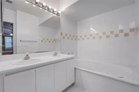 595 Racquet Club Road Weston FL 33326