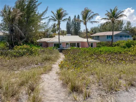 55 N Beach Road Jupiter Island FL 33455
