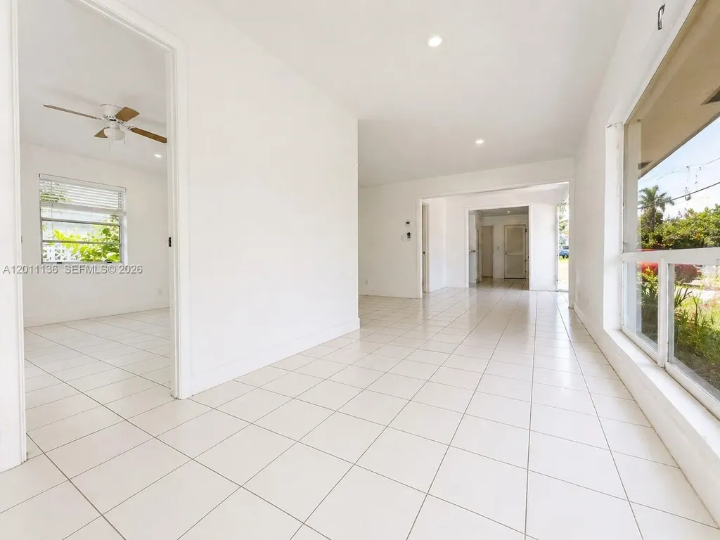 400 SE 14th Street Fort Lauderdale FL 33316