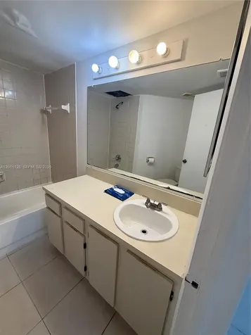 210 Lake Pointe Drive Oakland Park FL 33309