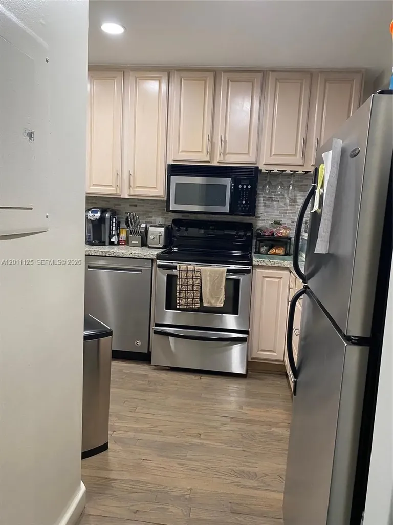 101 NE 8th Avenue Fort Lauderdale FL 33301