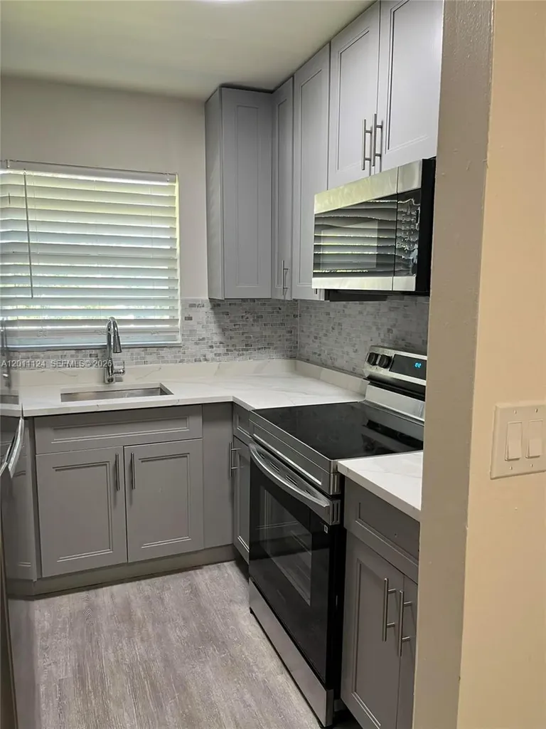 2134 Lincoln Street Hollywood FL 33020