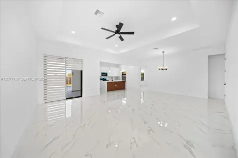 2220 NE 9th Place Cape Coral FL 33909