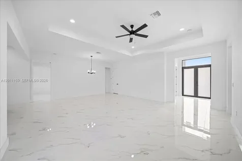 2220 NE 9th Place Cape Coral FL 33909
