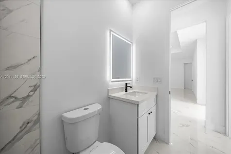 2220 NE 9th Place Cape Coral FL 33909