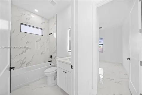 2220 NE 9th Place Cape Coral FL 33909