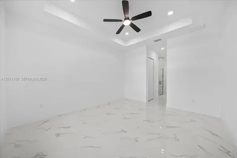 2220 NE 9th Place Cape Coral FL 33909