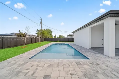 2220 NE 9th Place Cape Coral FL 33909
