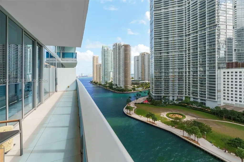 200 Biscayne Boulevard Way Miami FL 33131