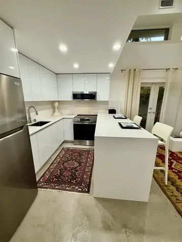 3596 Main Highway Miami FL 33133