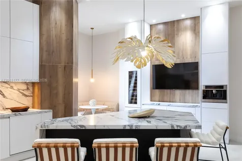 808 Brickell Key Drive Miami FL 33131