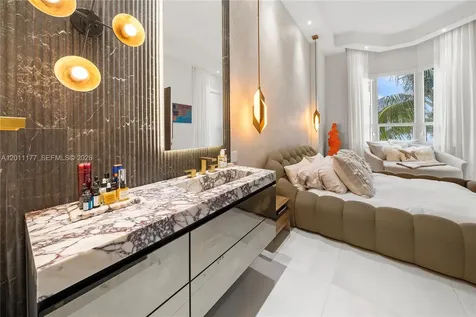 808 Brickell Key Drive Miami FL 33131