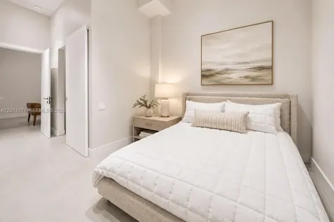 808 Brickell Key Drive Miami FL 33131