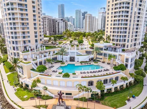 808 Brickell Key Drive Miami FL 33131