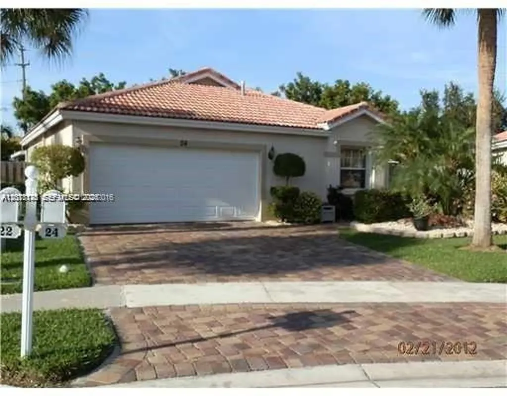 24 Gables Boulevard Weston FL 33326