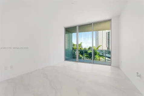 17550 Collins Sunny Isles Beach FL 33160