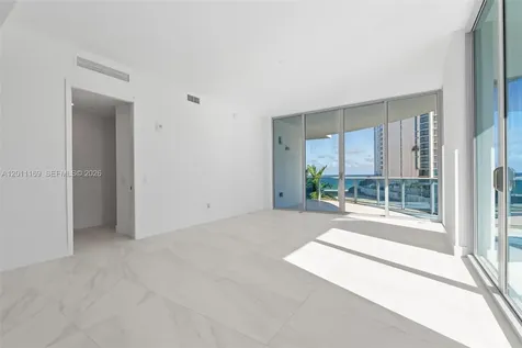 17550 Collins Sunny Isles Beach FL 33160