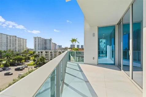 17550 Collins Sunny Isles Beach FL 33160