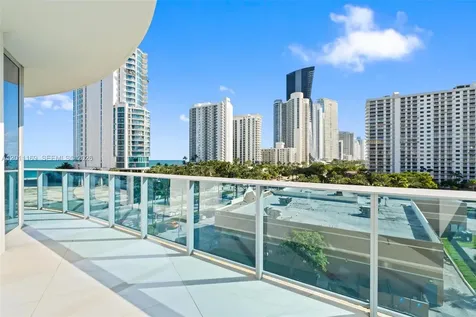 17550 Collins Sunny Isles Beach FL 33160