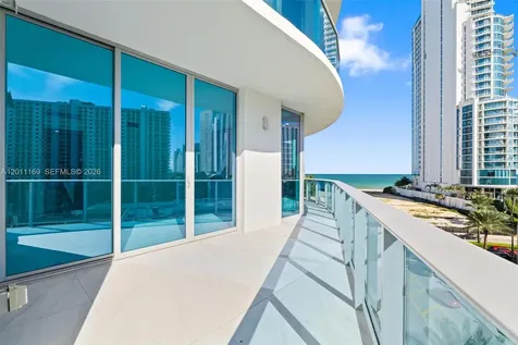17550 Collins Sunny Isles Beach FL 33160