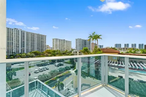 17550 Collins Sunny Isles Beach FL 33160