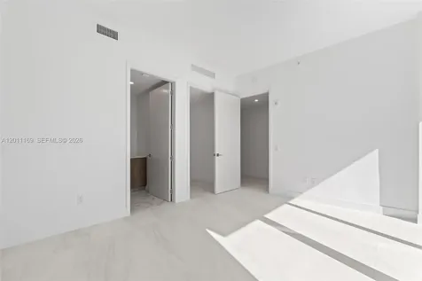 17550 Collins Sunny Isles Beach FL 33160