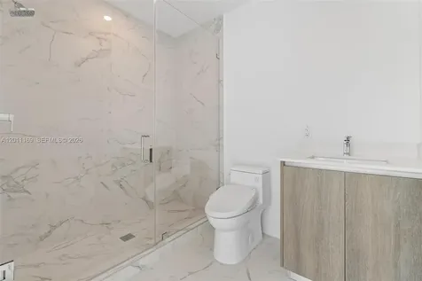 17550 Collins Sunny Isles Beach FL 33160