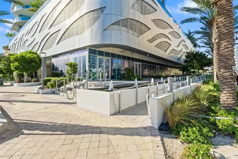 17550 Collins Sunny Isles Beach FL 33160