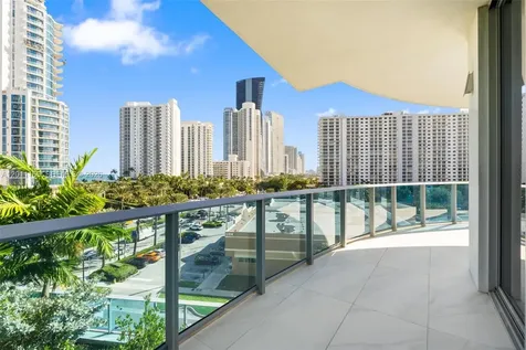 17550 Collins Sunny Isles Beach FL 33160
