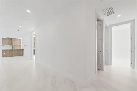 17550 Collins Sunny Isles Beach FL 33160