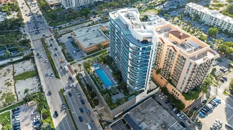 17550 Collins Sunny Isles Beach FL 33160