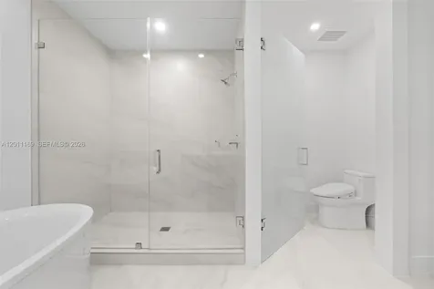 17550 Collins Sunny Isles Beach FL 33160
