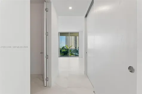 17550 Collins Sunny Isles Beach FL 33160