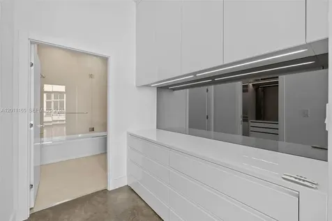 2001 Meridian Avenue Miami Beach FL 33139
