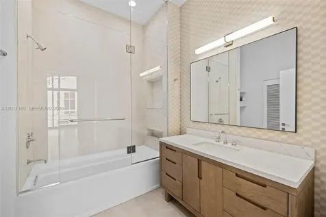 2001 Meridian Avenue Miami Beach FL 33139