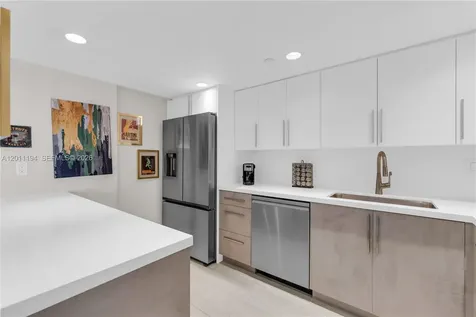 1000 Quayside Terrace Miami FL 33138