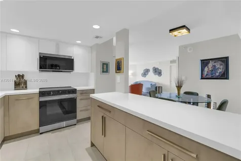 1000 Quayside Terrace Miami FL 33138