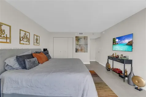 1000 Quayside Terrace Miami FL 33138