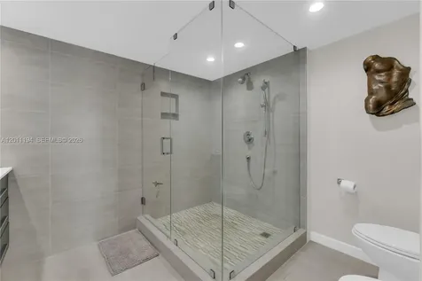 1000 Quayside Terrace Miami FL 33138