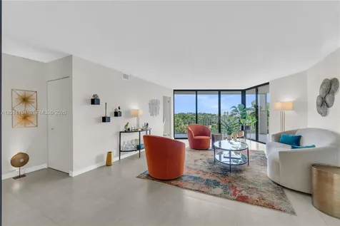 1000 Quayside Terrace Miami FL 33138