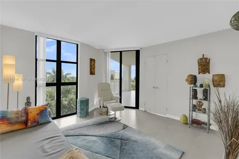 1000 Quayside Terrace Miami FL 33138