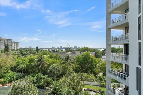 1000 Quayside Terrace Miami FL 33138