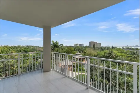 1000 Quayside Terrace Miami FL 33138