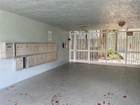 455 S Pine Island Road Plantation FL 33324