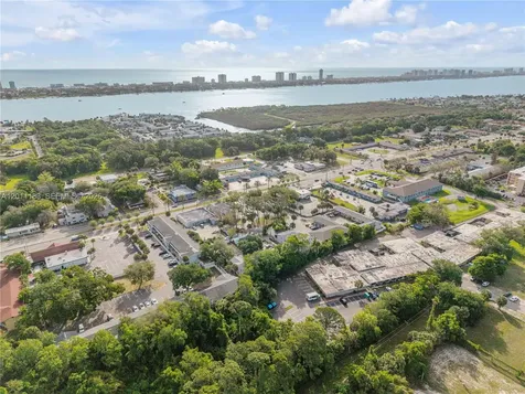 1208 S Ridgewood Avenue Daytona FL 32114