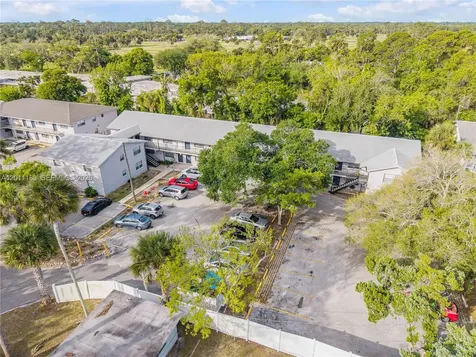 1208 S Ridgewood Avenue Daytona FL 32114