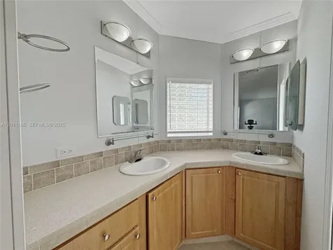 2863 SW 58th Manor Dania Beach FL 33312